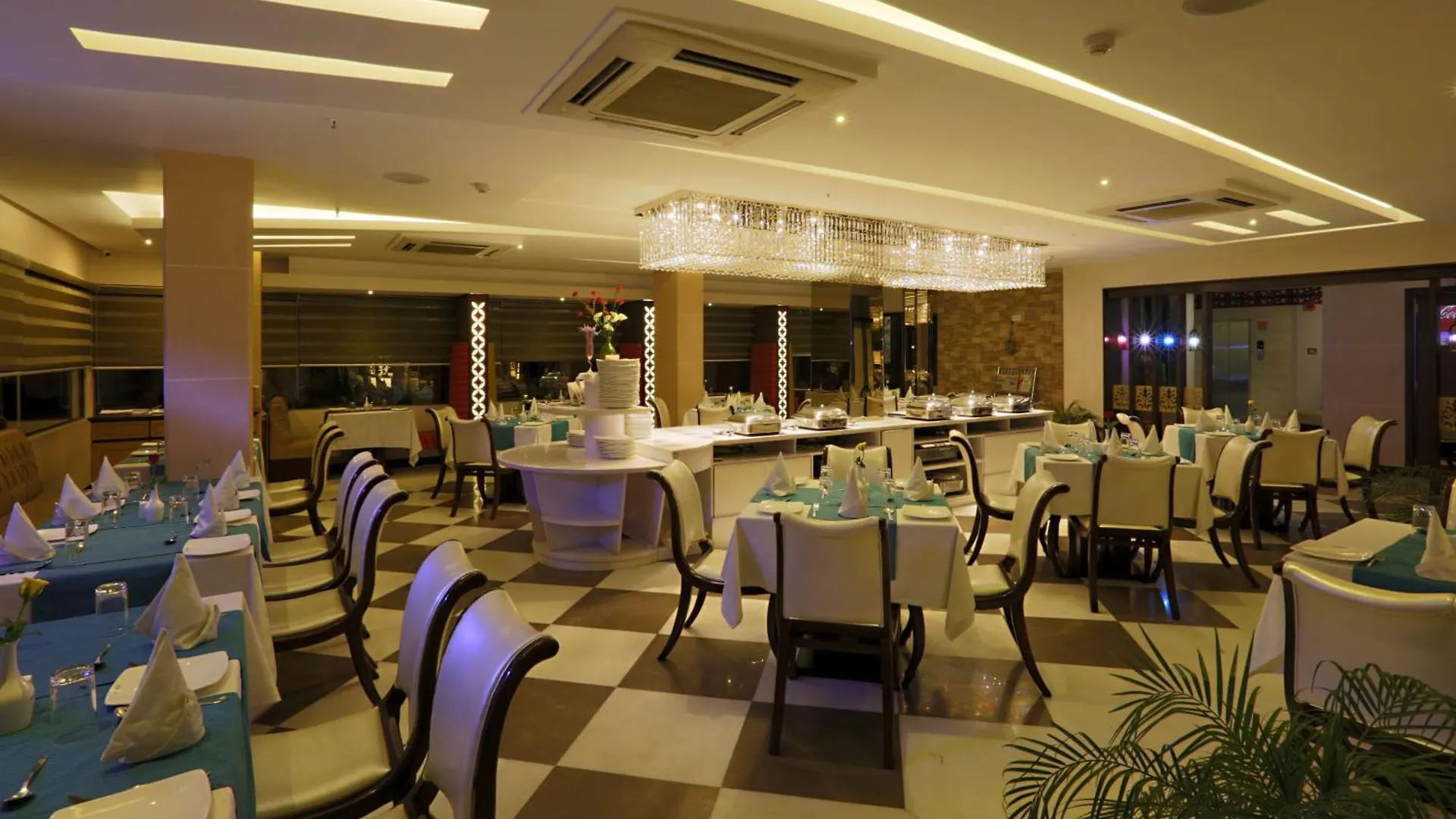 Hotel Silky Igi Airport Delhi New Delhi 4*,  India