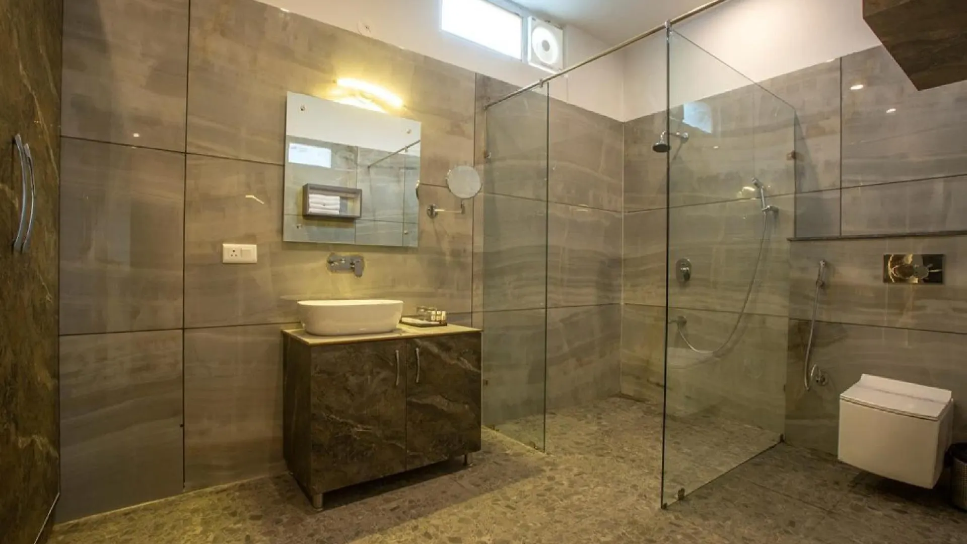 Hotel Silky Igi Airport Delhi New Delhi